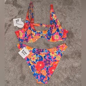 NWT NEW KULANI KINIS FLORAL SWIM SUIT SET BIKINI